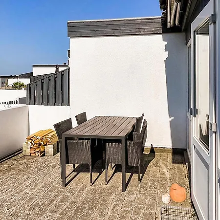 2 Bedroom Gorgeous In Prázdninový dům *